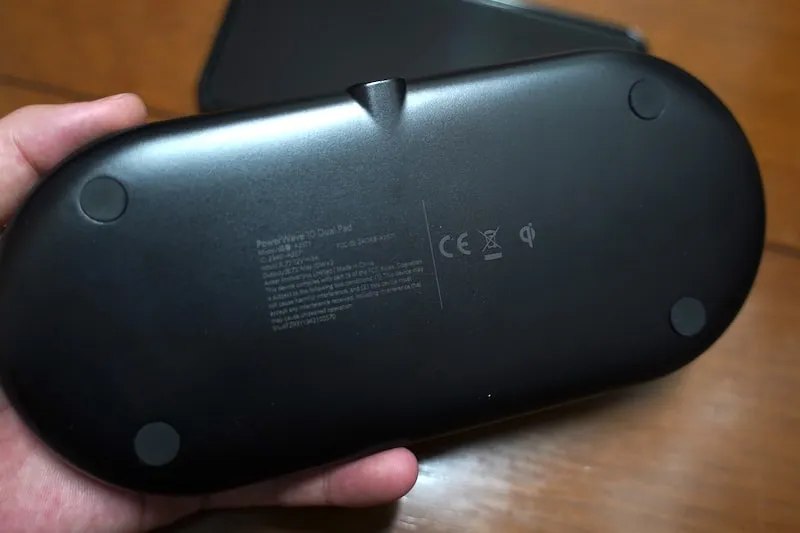 Anker PowerWave Dual Padの背面