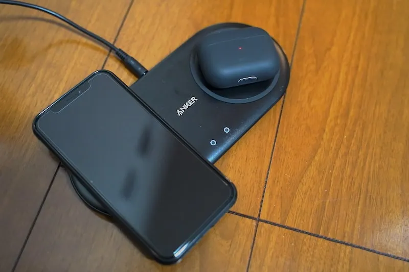 iPhone XSとAirPods Proの同時充電も可能