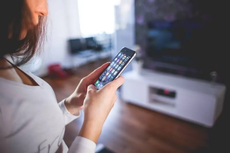 iPhoneとプロジェクターの接続方法