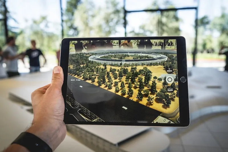 iPadとプロジェクターを接続する際の注意点と操作方法について